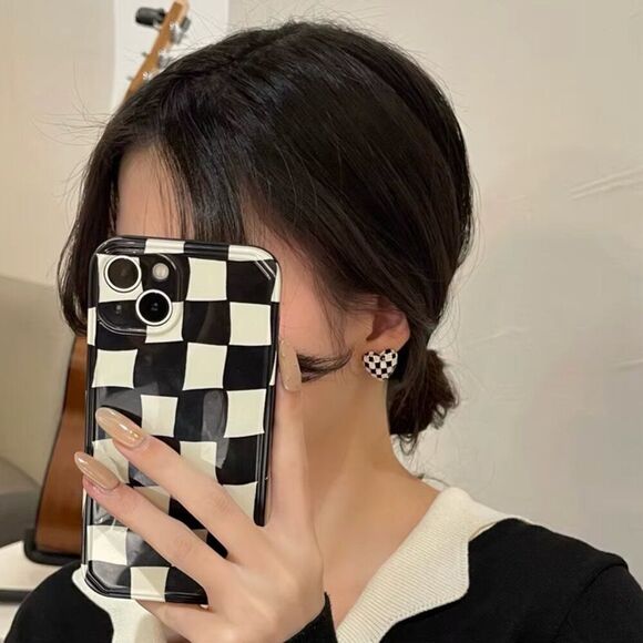 Black and White Enameled Checkered Heart Stud Earrings - Picture 5 of 11